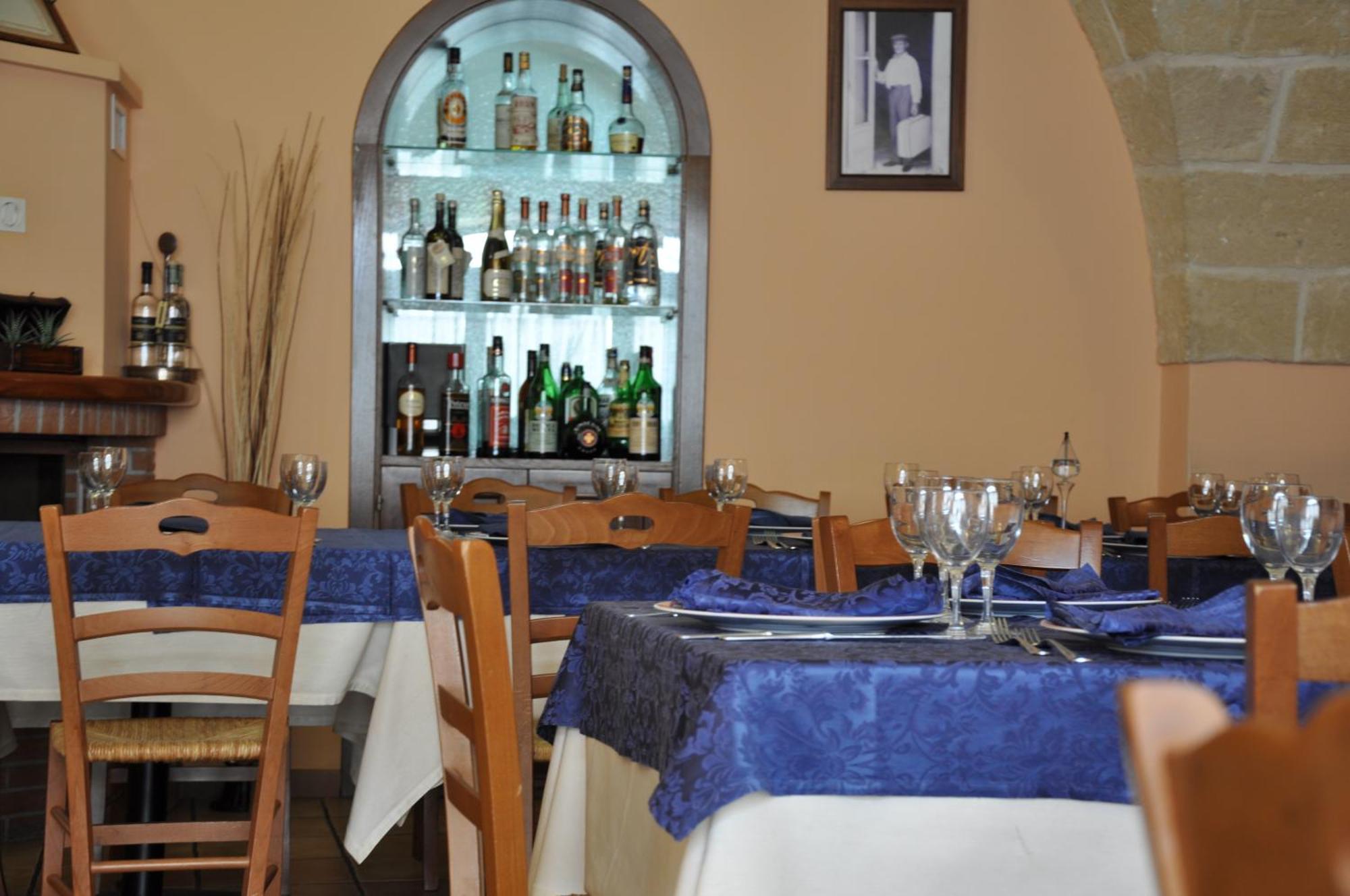 Crispiano Al Borgo Antico Ristorante E B&B المظهر الخارجي الصورة
